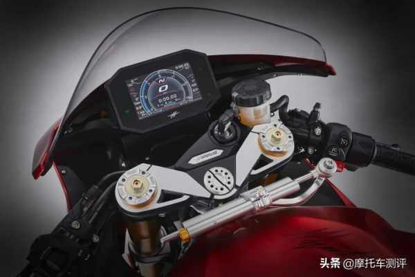 兩輪設計界的天花板！MV AGUSTA Superveloce Ago特別版