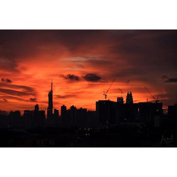 吉隆坡PNB118大廈——憑藉160米高的桅杆，重新整理世界第二高樓高度