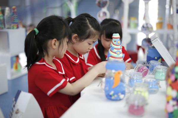 舊瓶也能“七十二變”激發孩童創意樂趣 舊瓶也能“七十二變”激發孩童創意樂趣