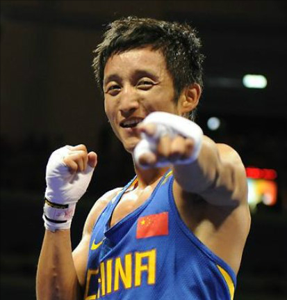 冉瑩穎一年被分手23次，為愛從央視辭職，甘心做鄒市明背後的女人