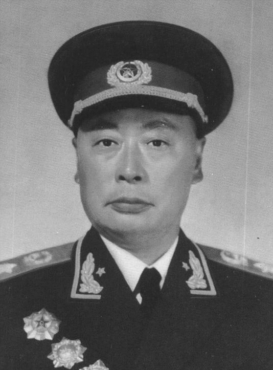 陳毅因何與粟裕要針鋒相對？毛主席為何嚴厲批示，兩人必須得團結