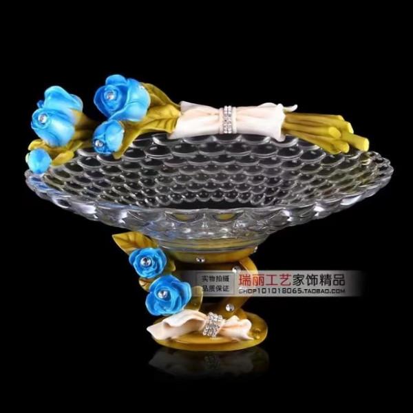 瓷器花樣新玩法,美得讓人目不轉睛。(法藍瓷) 瓷器花樣新玩法,美得讓人目不轉睛。(法藍瓷)