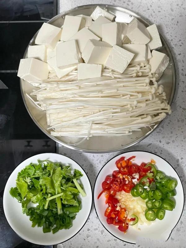 快樂減脂餐，陪我瘦了15斤，好吃的金針菇豆腐，做法簡單