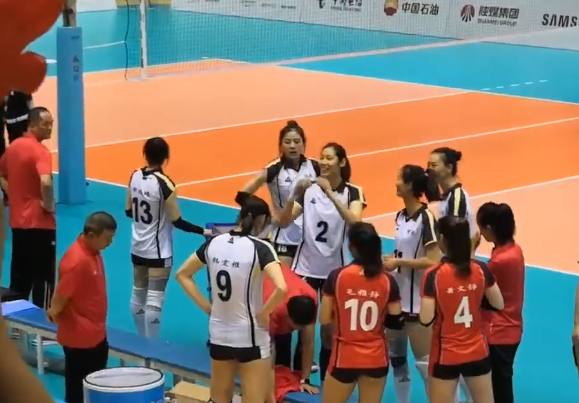 積分榜:遼寧女排3-0升第3,段放爆發!王夢潔首勝,4連敗隊出爐 積分榜:遼寧女排3-0升第3,段放爆發!王夢潔首勝,4連敗隊出爐