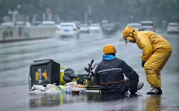 對不起,外賣小哥,願你今後被人善待 對不起,外賣小哥,願你今後被人善待
