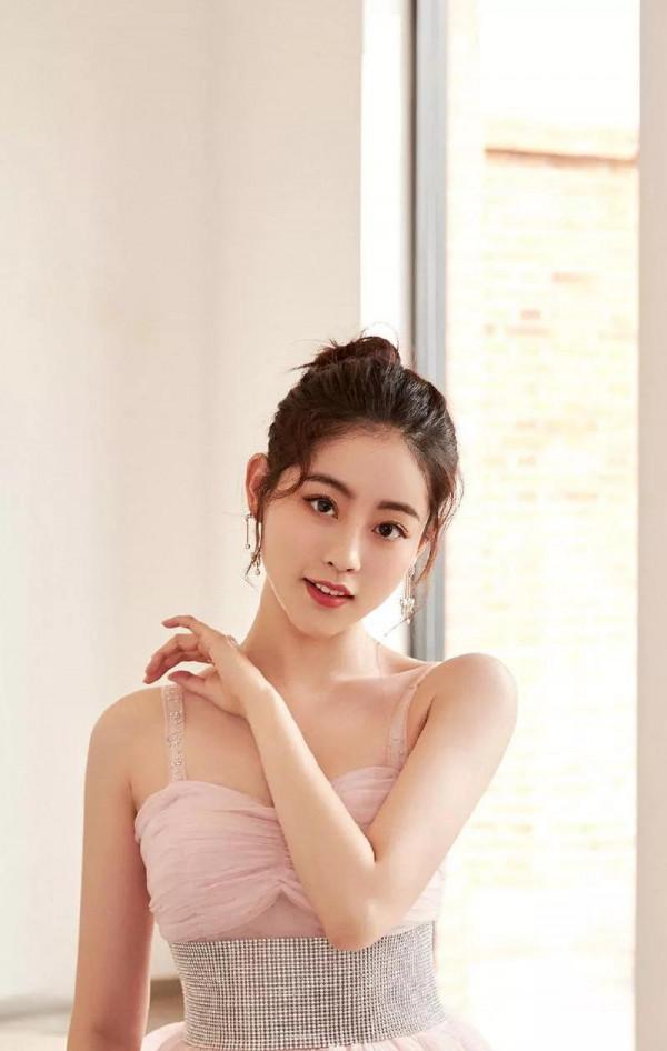 國民初戀關曉彤