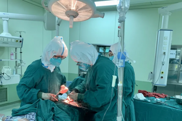產檢很順利，懷孕33周子宮卻突然破裂，肚子裡全是“血塊”