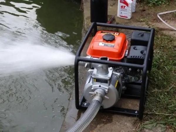 1992年浙江村民抽乾水潭，發現千年宮殿，已成為4A級旅遊風景區