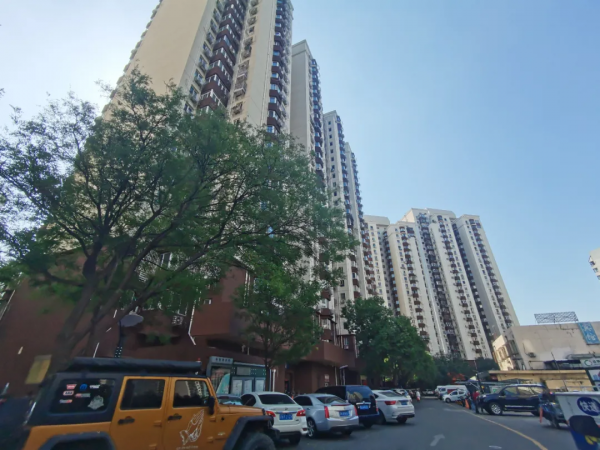 ​曾經的“富人區”,如今已泯然眾人