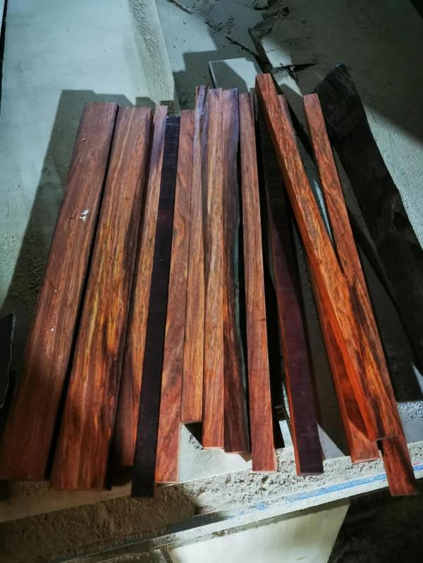 一串紅木手串的誕生。（尚比亞血檀）