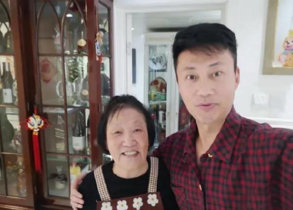 耿為華:離婚那天和女兒抱頭痛哭,52歲依舊單身 耿為華:離婚那天和女兒抱頭痛哭,52歲依舊單身