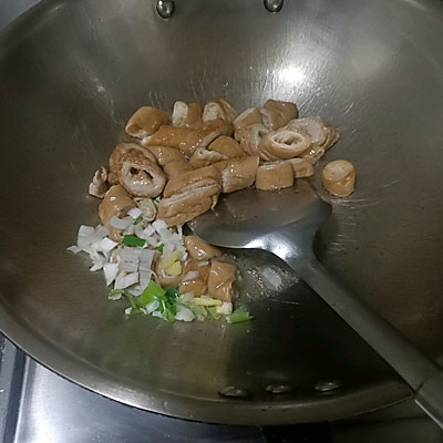 這道年菜溜肥腸連續吃了3碗,全家人都一致好評 這道年菜溜肥腸連續吃了3碗,全家人都一致好評