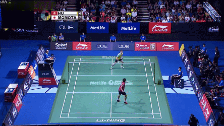 後場被動時反手一揮，反手劈吊學會了所向披靡