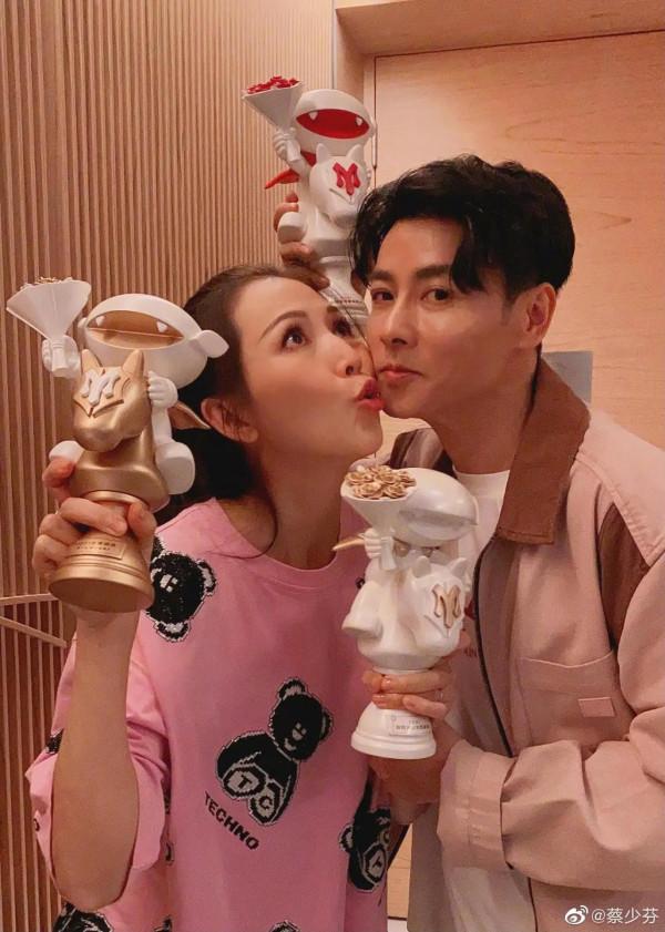 娛樂圈裡十分恩愛的明星夫妻