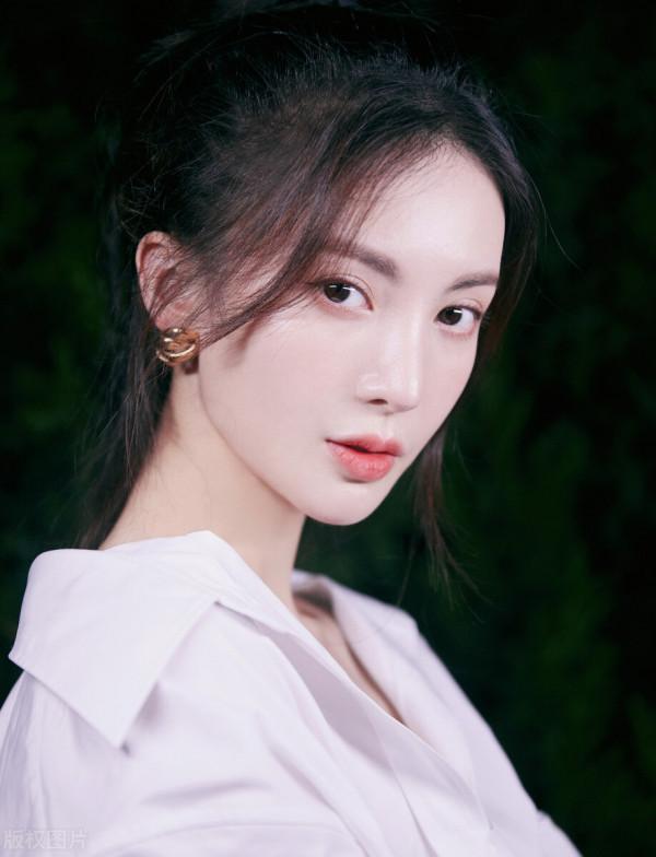 金晨高畫質圖片