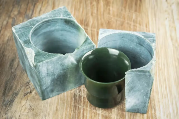 消失7年後，他帶回一隻玉杯：比玉更珍貴的，是珍惜彼此的心