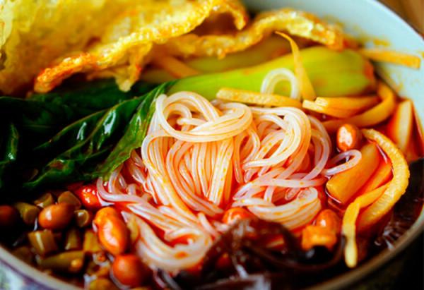 聞名全國的“8碗粉”，幾天不吃就嘴饞，你最喜歡哪一種呢？