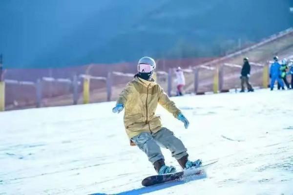 元旦去哪玩？賞花燈、看錶演、戲冰雪……