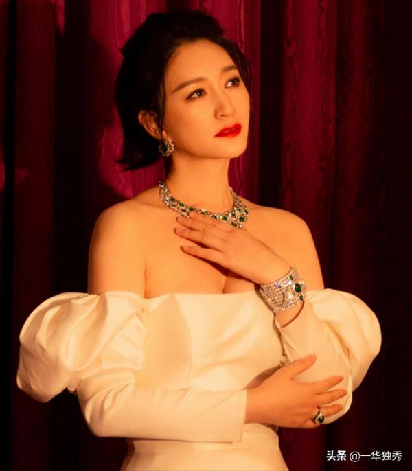 李小冉:用時間、經歷、成熟撐起“三體”丰韻之美 李小冉:用時間、經歷、成熟撐起“三體”丰韻之美