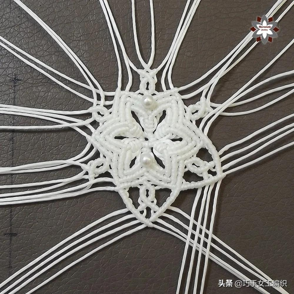 用繩子就能編出漂亮的雪花，超詳細的教程，一步一步教你編