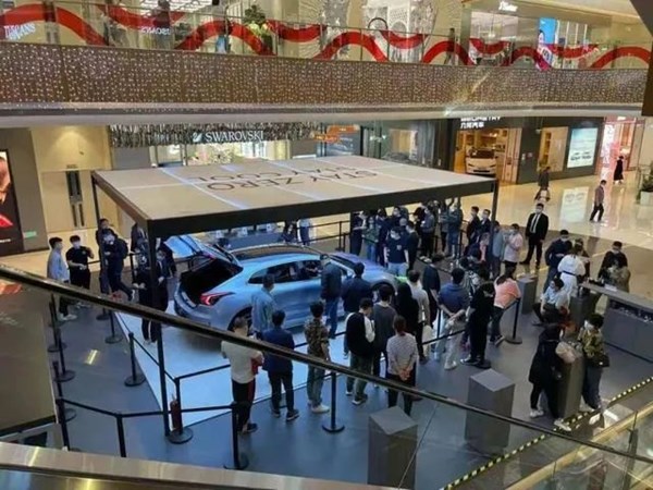 當商場變身汽車專賣店 特斯拉為何選擇迴歸傳統? 當商場變身汽車專賣店 特斯拉為何選擇迴歸傳統?