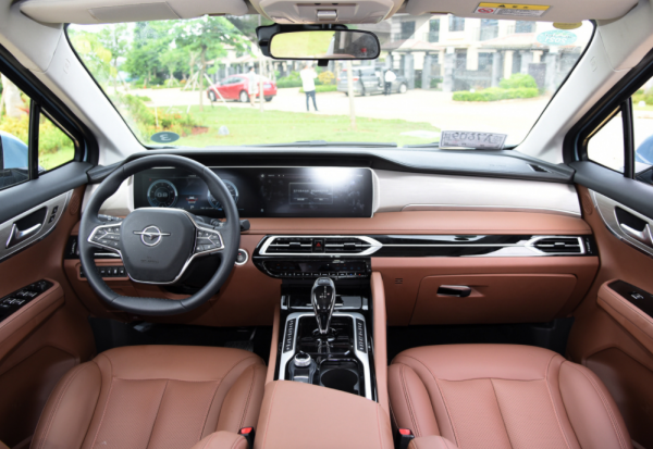 實在的海馬7X，車長近4米9，1.6T有195馬力，12.58萬起賣