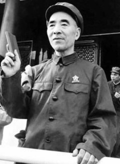 林彪列4點原因反對援朝，毛主席堅持出兵，蔣介石：沒人打得過他