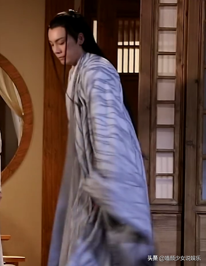 練練儀態吧，含胸駝背的古偶演員們，替身都比你們站得直