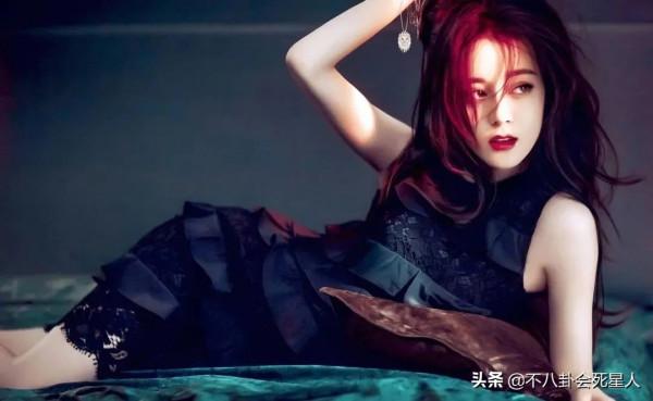 膝蓋內彎、一瘸一拐、內八字,這些女星的走路姿勢是在毀形象 膝蓋內彎、一瘸一拐、內八字,這些女星的走路姿勢是在毀形象