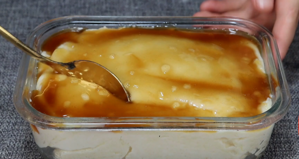 想吃冰淇淋在家也能做，牛奶加麵粉，原來這麼簡單，比買的還好吃