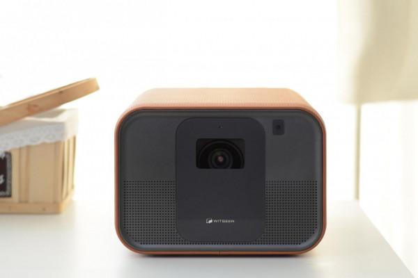 幾千元投影就能有幾萬元鐳射電視的體驗，慧示J1 Pro評測