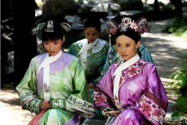 皇帝和皇后連上廁所都有流程，這待遇一般人享受不到，不過太遭罪