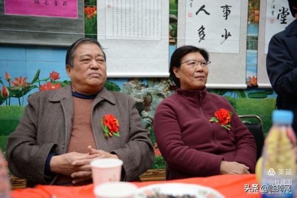 山西臨猗：叔侄倆舉辦的書法藝術個人家庭展在農家小院隆重開幕