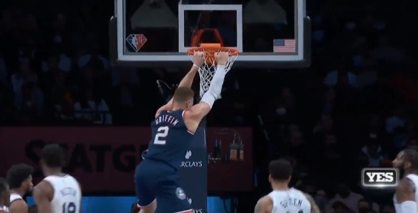 格里芬致命一擊絕殺對手，阿杜開拔3+1暴力開掛，兩人打得太殘暴