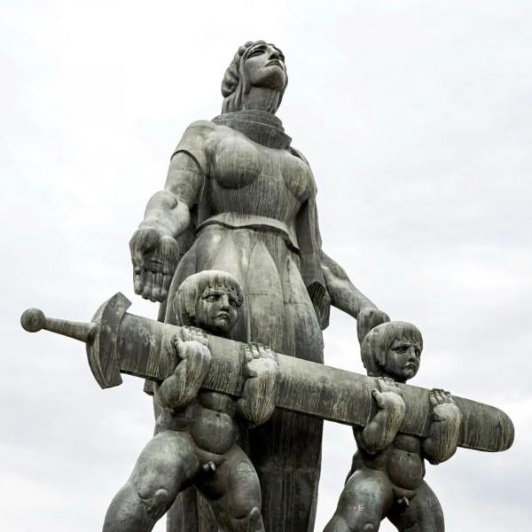 Brutalism / 蘇聯時期粗野主義建築（上）