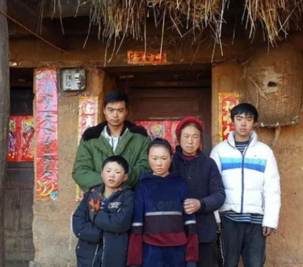 3年前那個走4.5公里山路上學,滿頭冰花的男孩,後來過得怎樣? 3年前那個走4.5公里山路上學,滿頭冰花的男孩,後來過得怎樣?