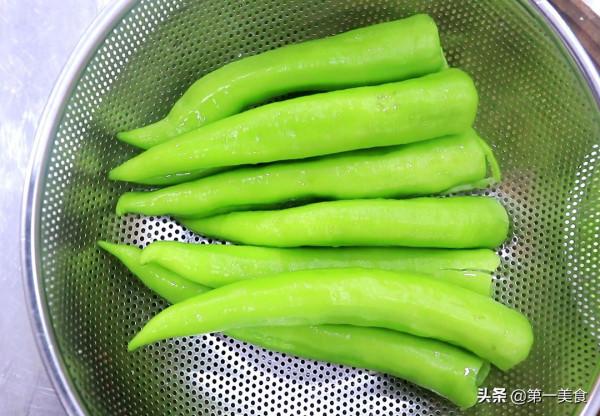 虎皮青椒不放油也能起虎皮,廚師長分享做法和技巧,學會在家做 虎皮青椒不放油也能起虎皮,廚師長分享做法和技巧,學會在家做