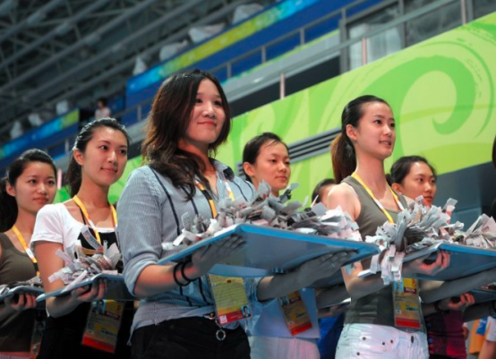 杜鋒堪稱杜大膽,娶“豪門”千金擁美嬌妻,卻曾被曝婚姻亮紅燈 杜鋒堪稱杜大膽,娶“豪門”千金擁美嬌妻,卻曾被曝婚姻亮紅燈