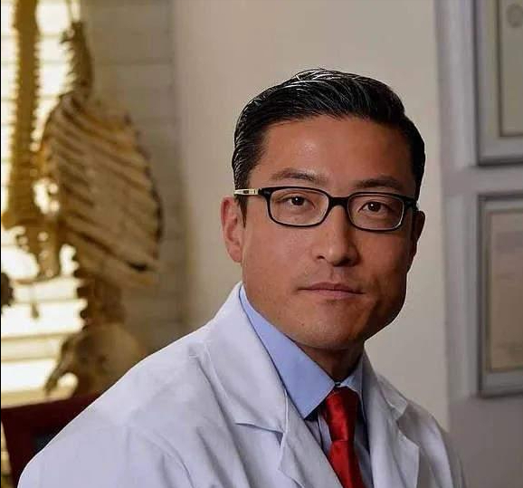 亞裔醫生娶了選美皇后，世界觀險些崩塌，當即向法院提出離婚申請