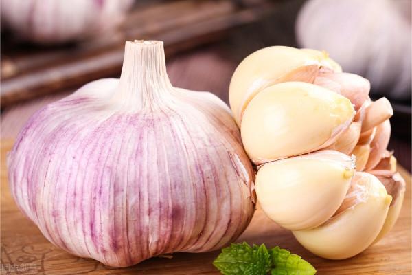 大蒜別再生吃了,太傷腸胃了,八種吃法總有一款是你的菜 大蒜別再生吃了,太傷腸胃了,八種吃法總有一款是你的菜