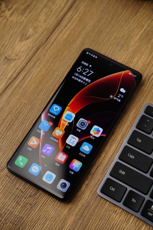 2500元左右的三款熱銷手機，你最看好哪一款機型