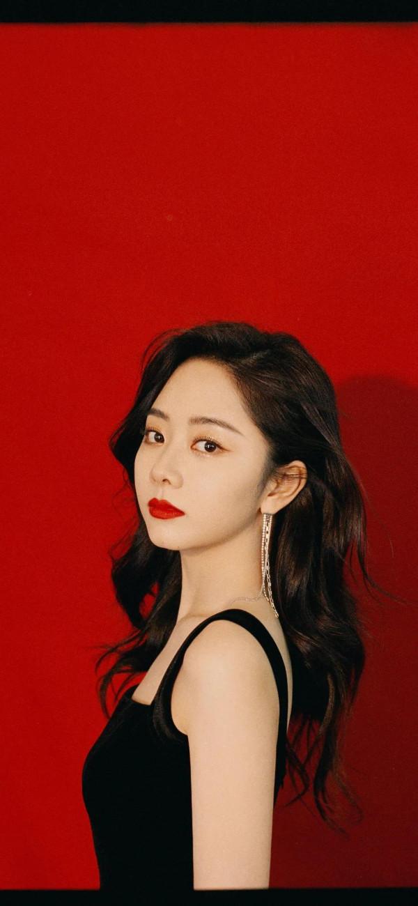 有喜歡譚松韻的嗎？30多歲的人，還是一幅娃娃臉，這才叫永遠18歲