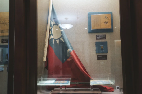 這輛“百年限定”的紅色巴士，今年特別值得坐上一坐