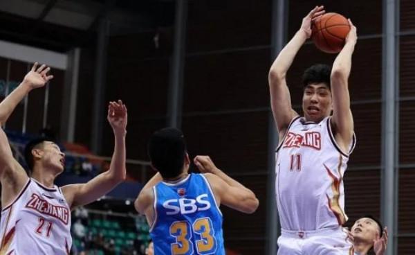 阿聯後誰將接班男籃鋒線？一人決定國家隊上限，新版姚易驚豔亮相