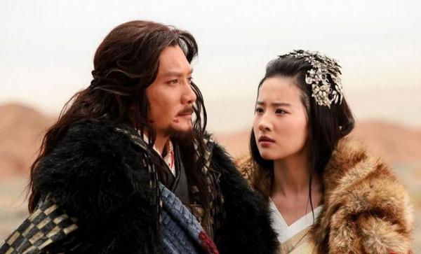 霸王別姬並不是美好的愛情故事，如果虞姬不自殺，項羽就會殺掉她