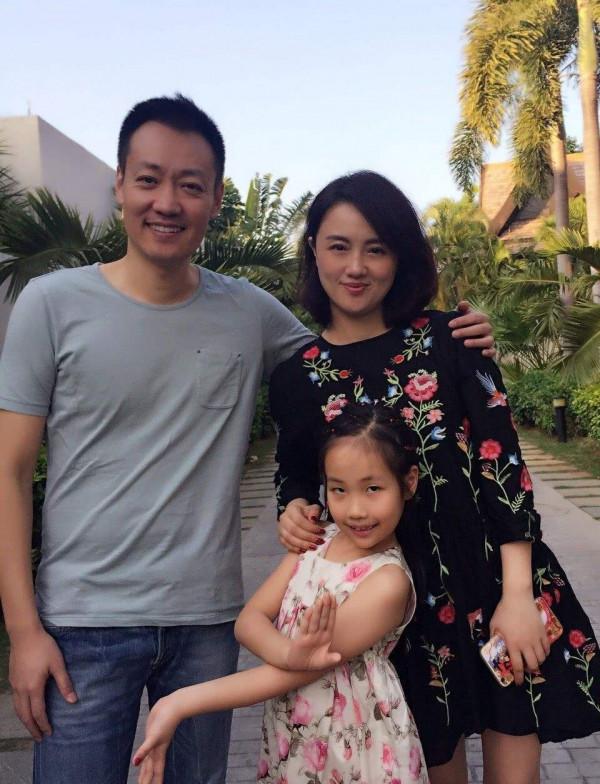 朱媛媛：32歲嫁13年初戀，47歲還是娛樂圈的一股清流