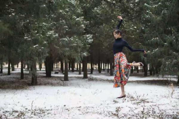 獨家專訪北京青年舞者何林謙——為華夏而舞的迤邐之蓮 獨家專訪北京青年舞者何林謙——為華夏而舞的迤邐之蓮