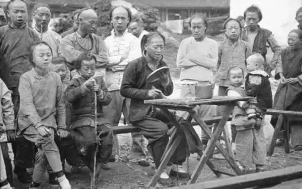 晚清的照片，每一張都令人感到心酸