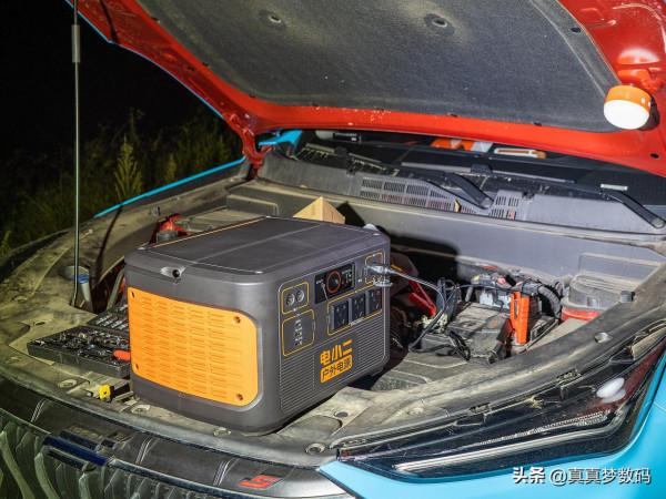 旅行家的專業裝備：電小二太陽能戶外電源2200+800W太陽能套裝