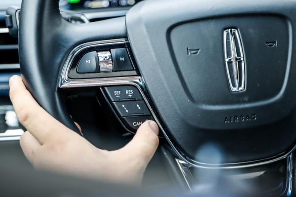 XC60插混PK林肯6缸,科技新世代與舊時代的對決 XC60插混PK林肯6缸,科技新世代與舊時代的對決